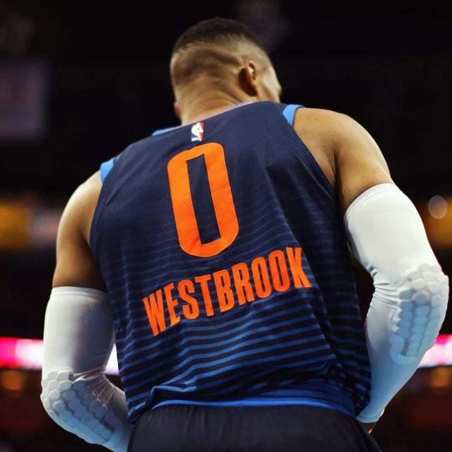 开云入口-关于NBA总决赛倒计时，俄克拉荷马雷霆清晨调整名单，细节引发关注，赛场秩序良好，临场指挥获称赞的信息