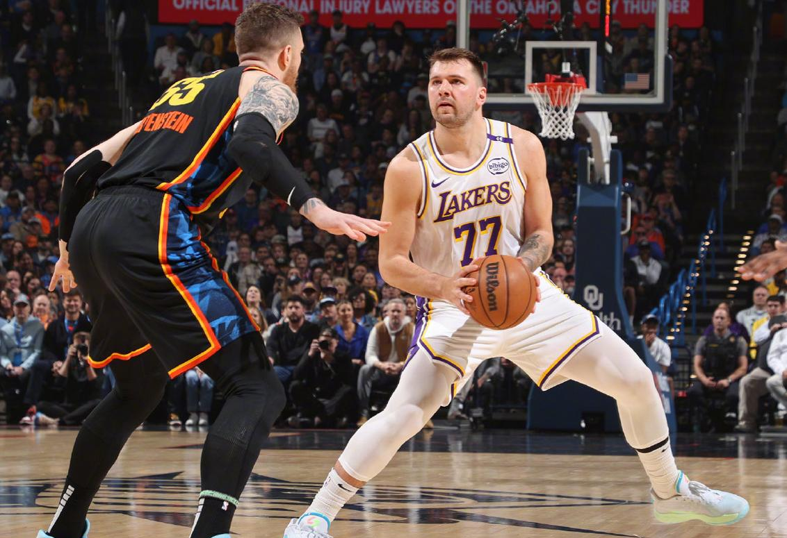 开云APP-今夜体能课后，俄克拉荷马雷霆造点机会备战NBA常规赛，气氛紧张，更衣室氛围转暖的简单介绍
